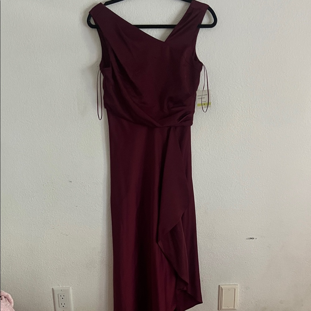 Elegant Burgundy Sleeveless Dress Size 4
